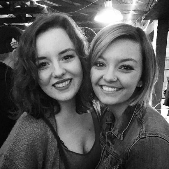 Meet your Posher, Abigail - Picture 1 of 1